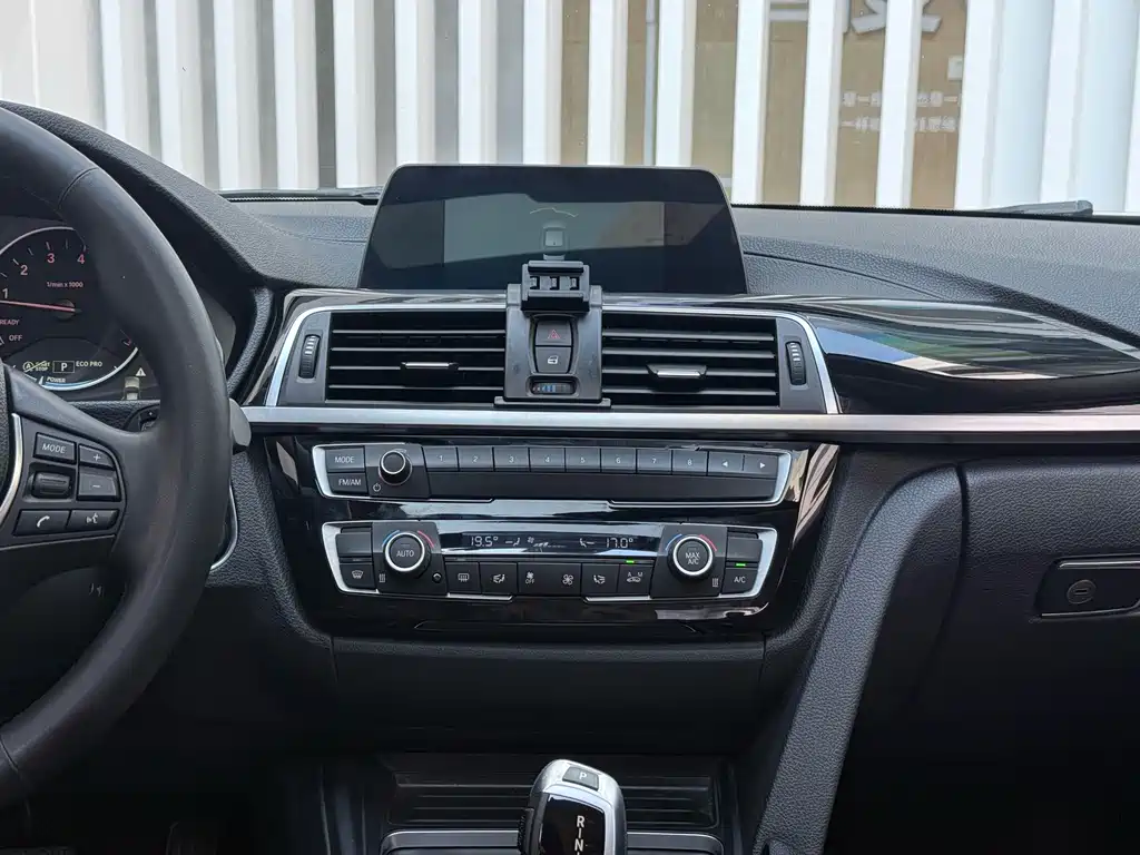 BMW 3 Series — фото 11