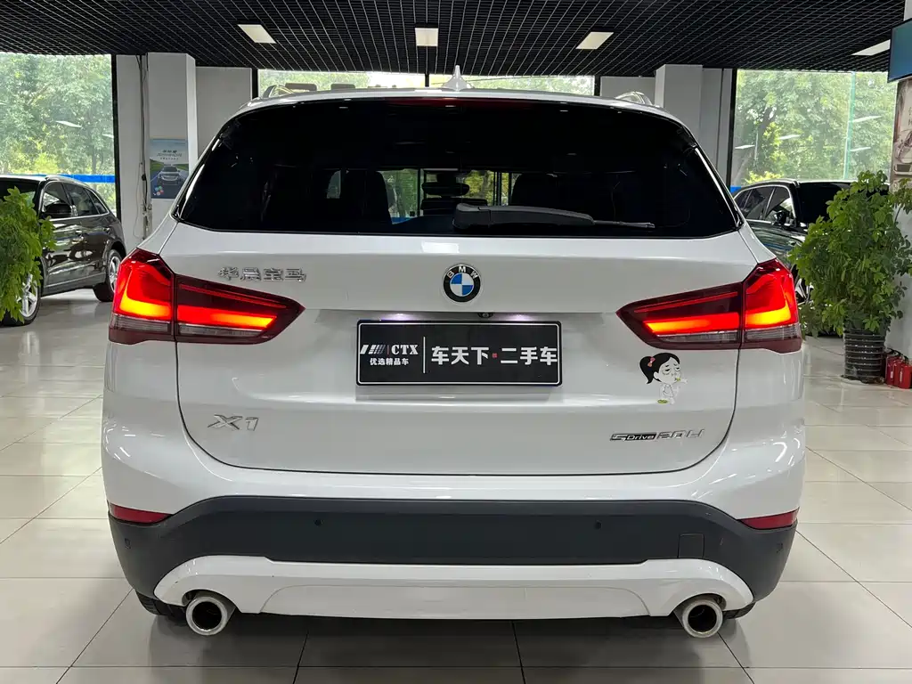 BMW X1 — фото 5