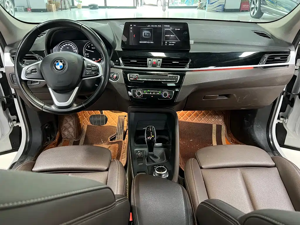 BMW X1 — фото 10