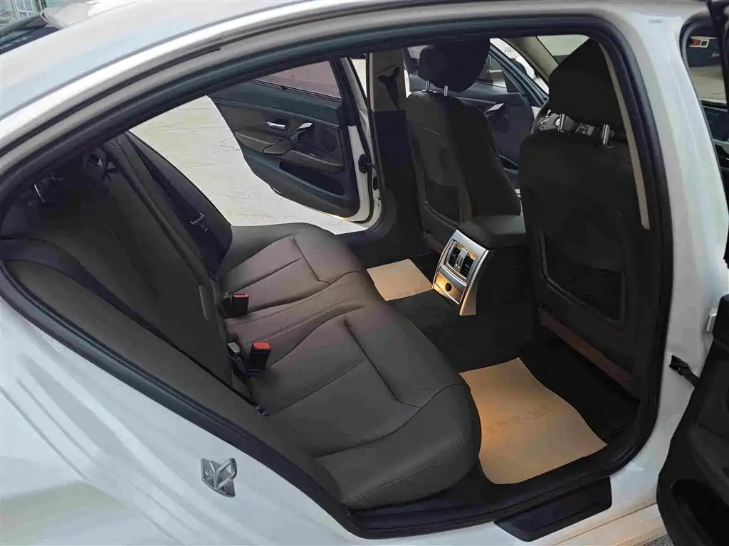 BMW 3 Series — фото 10