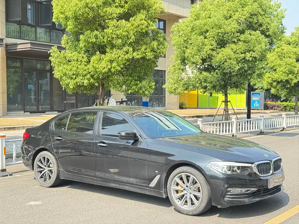 BMW 5 Series — фото 3