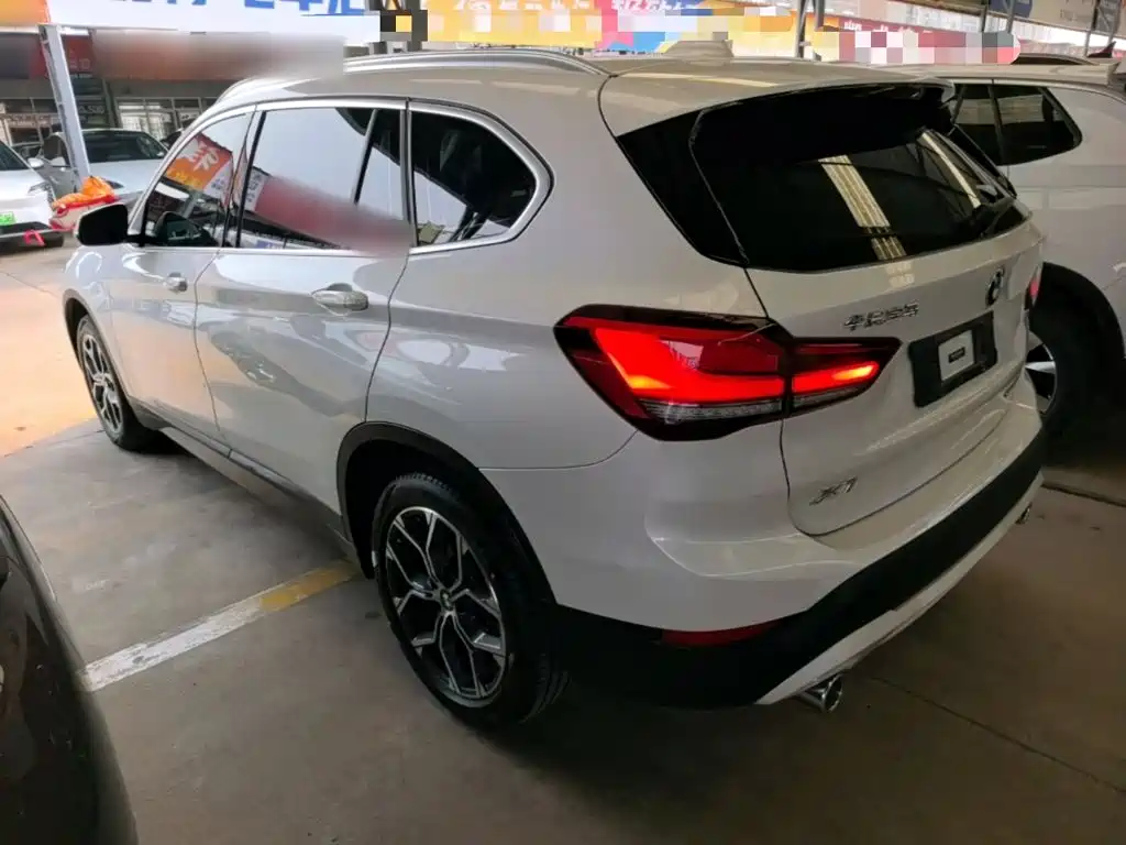 BMW X1 — фото 5