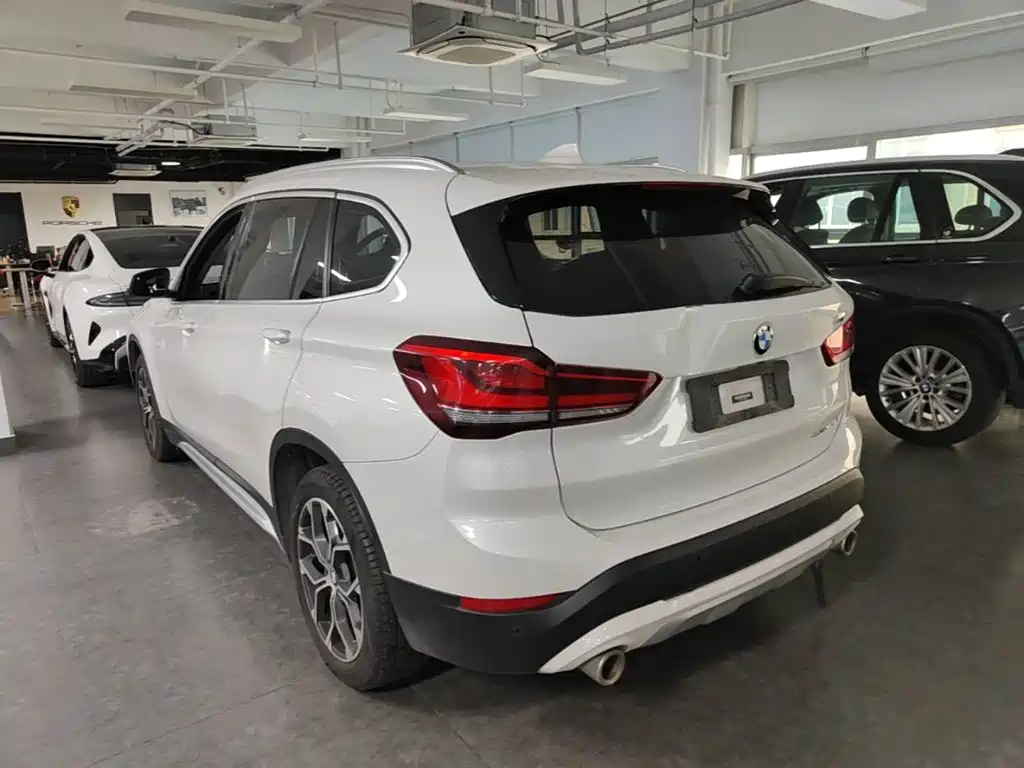 BMW X1 — фото 5
