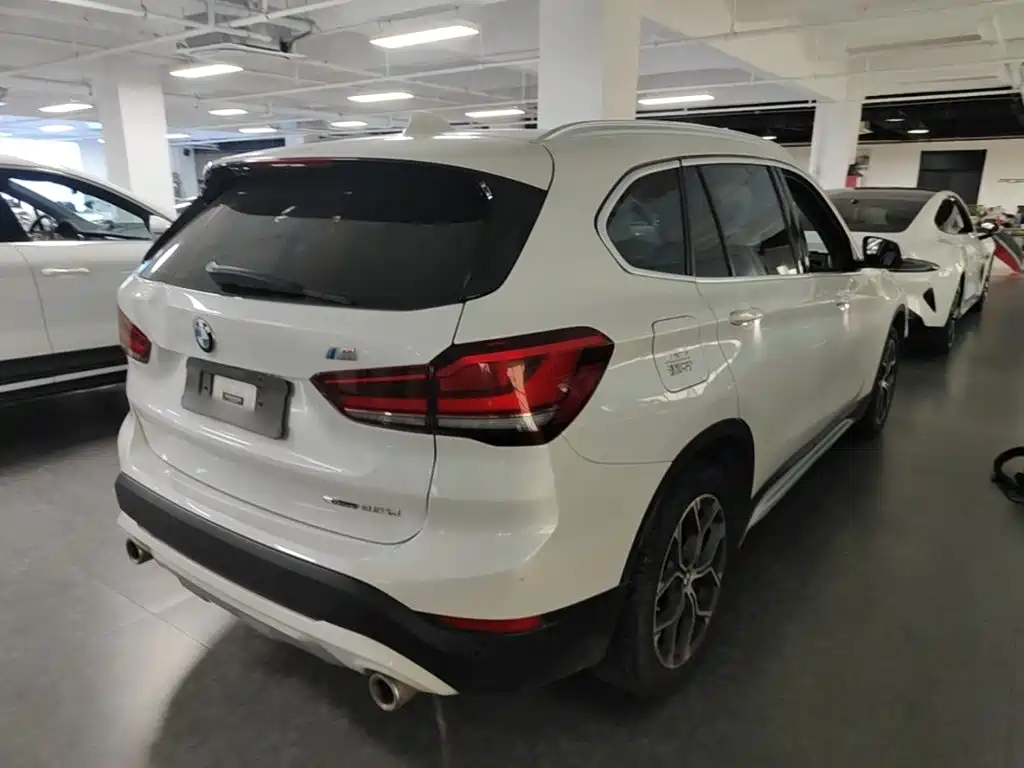 BMW X1 — фото 7