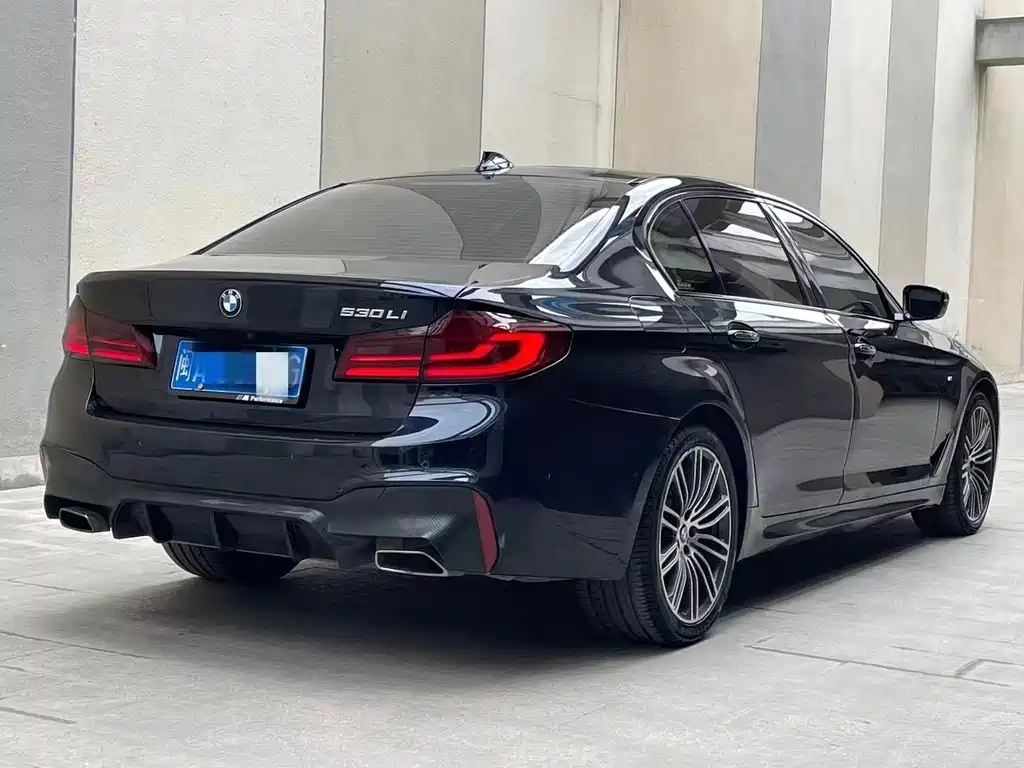 BMW 5 Series — фото 8