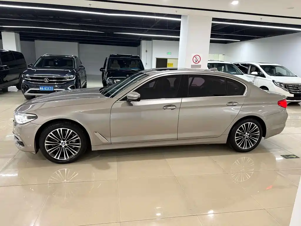 BMW 5 Series — фото 4