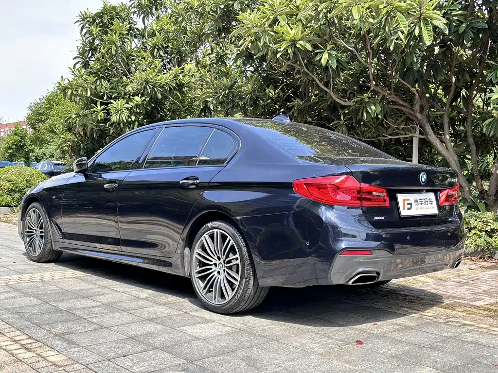 BMW 5 Series — фото 23