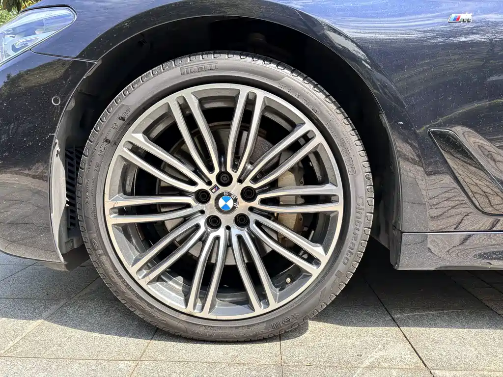 BMW 5 Series — фото 5
