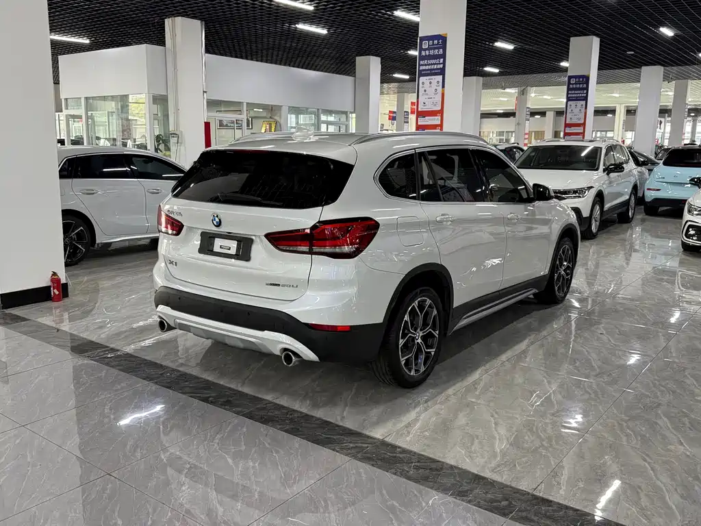 BMW X1 — фото 10