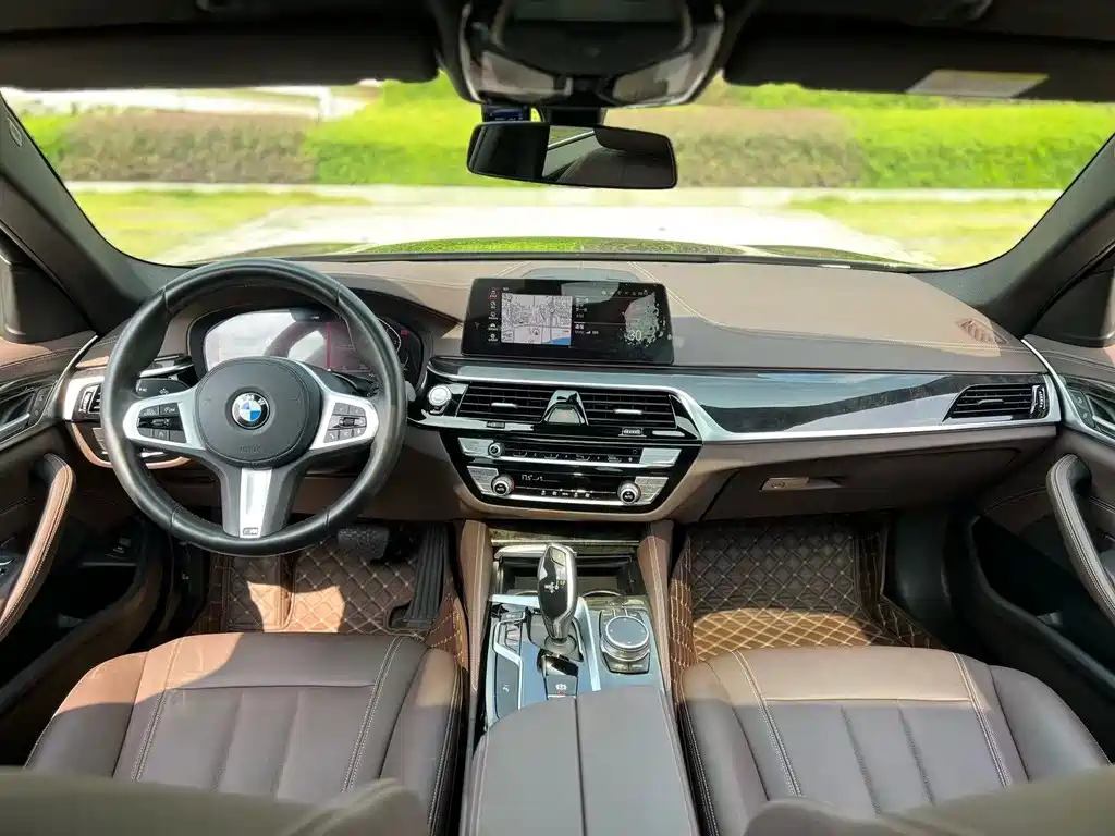 BMW 5 Series — фото 6