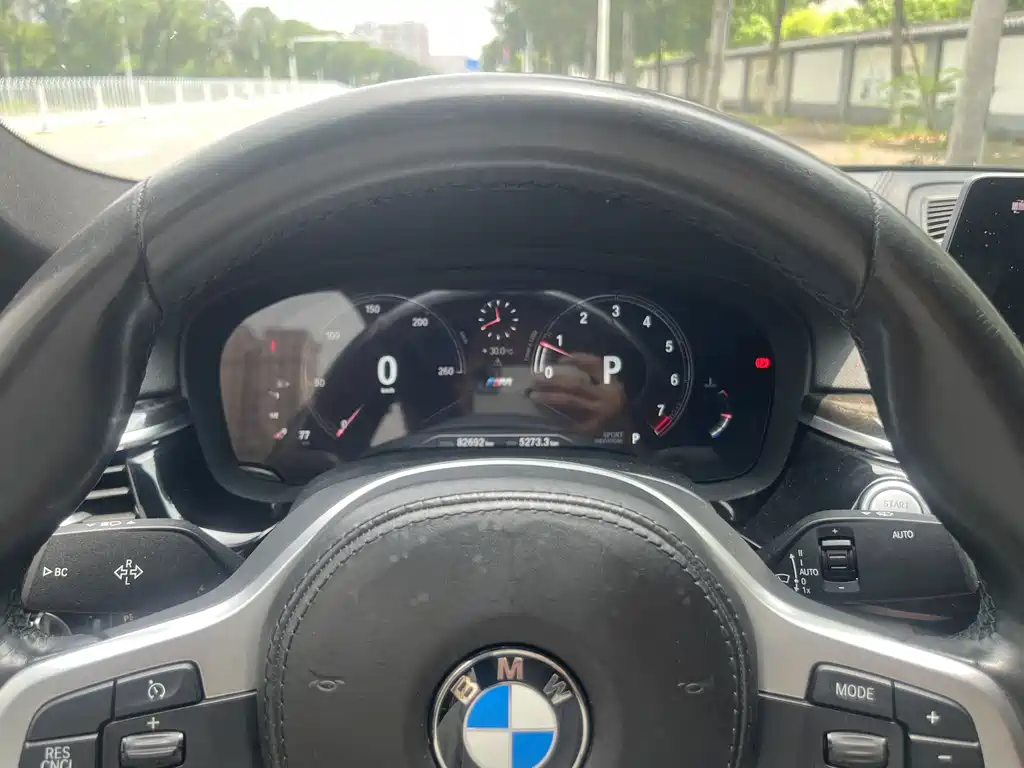 BMW 5 Series — фото 11