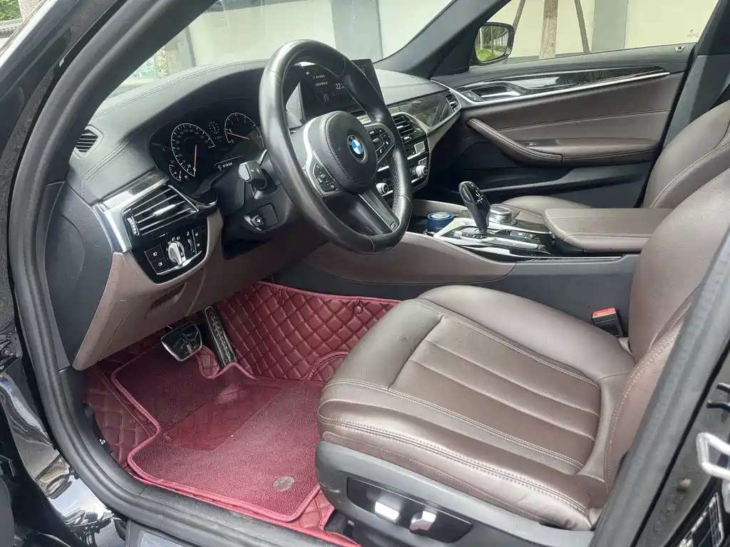 BMW 5 Series — фото 10