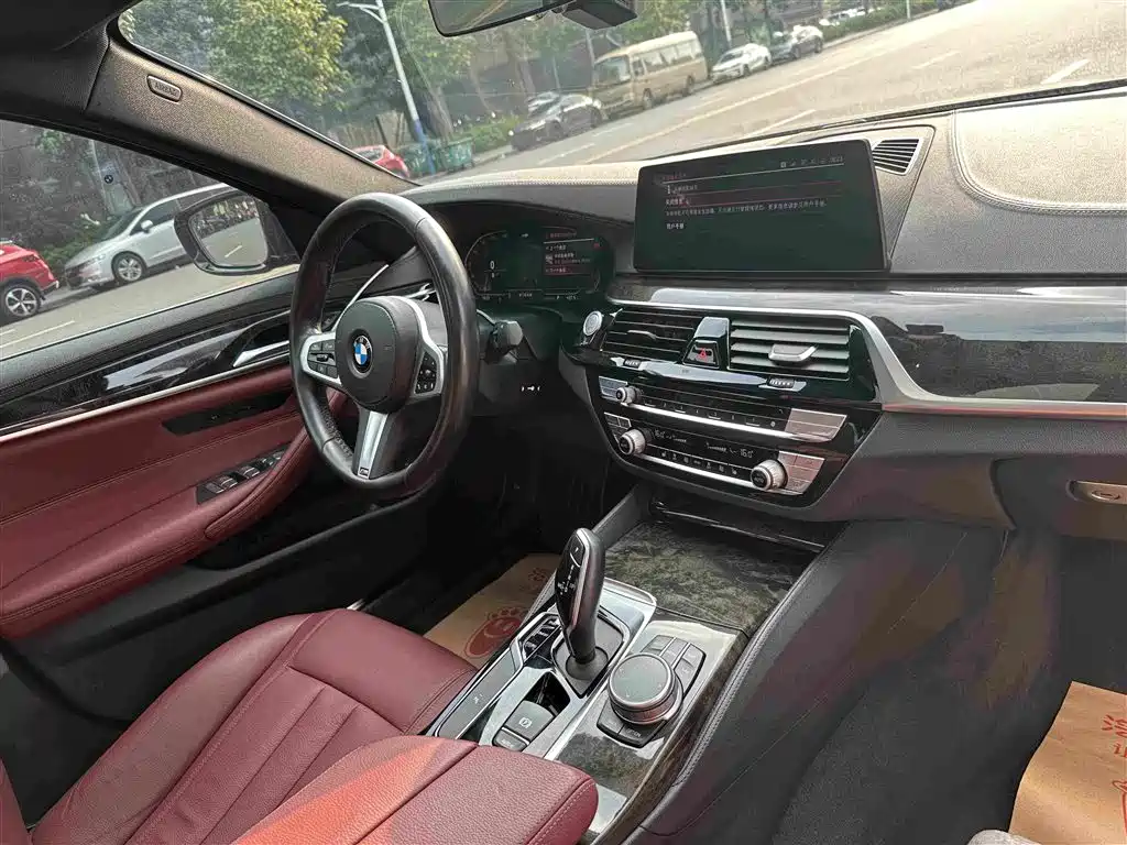 BMW 5 Series — фото 21