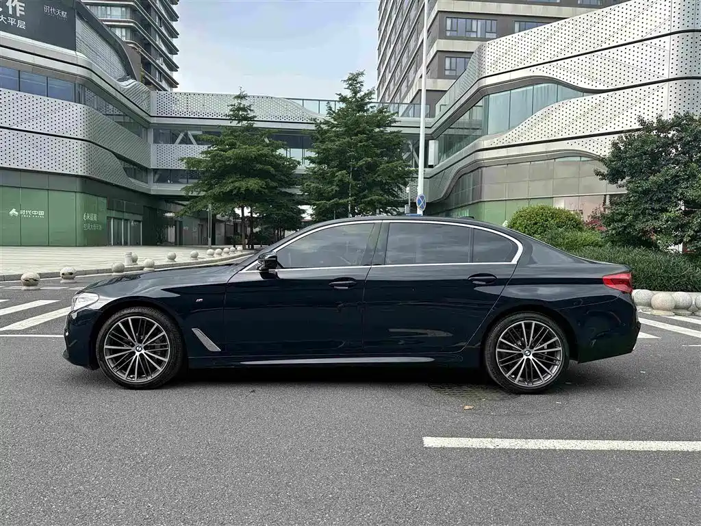 BMW 5 Series — фото 10