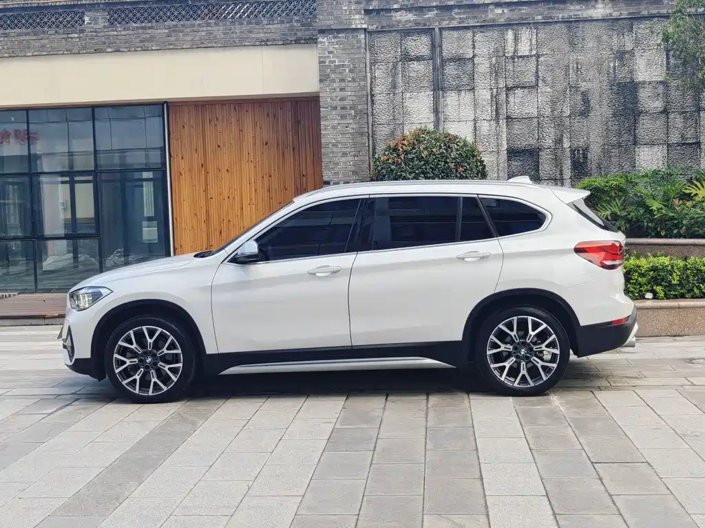 BMW X1 — фото 3