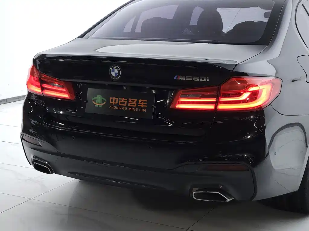 BMW 5 Series — фото 20