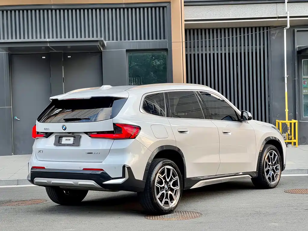 BMW X1 — фото 7