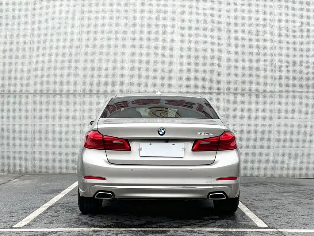BMW 5 Series — фото 5