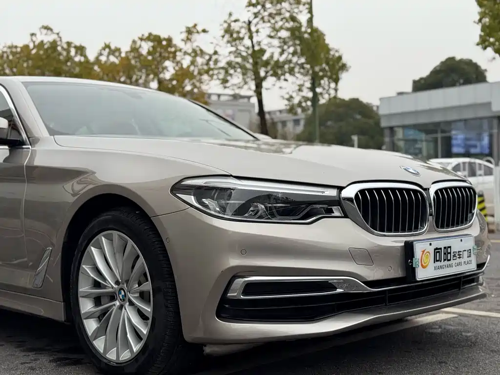 BMW 5 Series — фото 42
