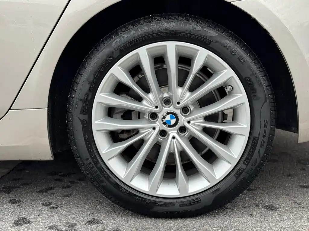 BMW 5 Series — фото 45