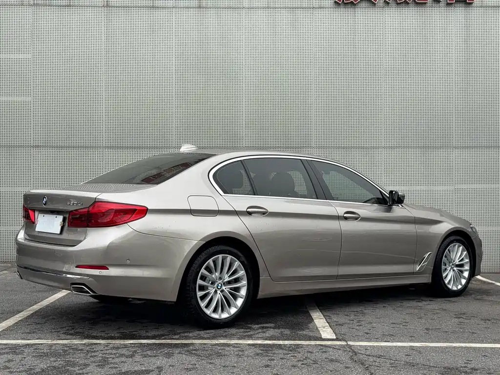BMW 5 Series — фото 49