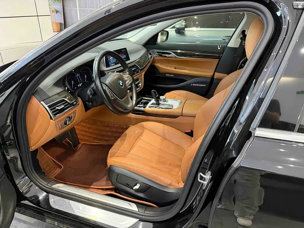 BMW 7 Series — фото 5