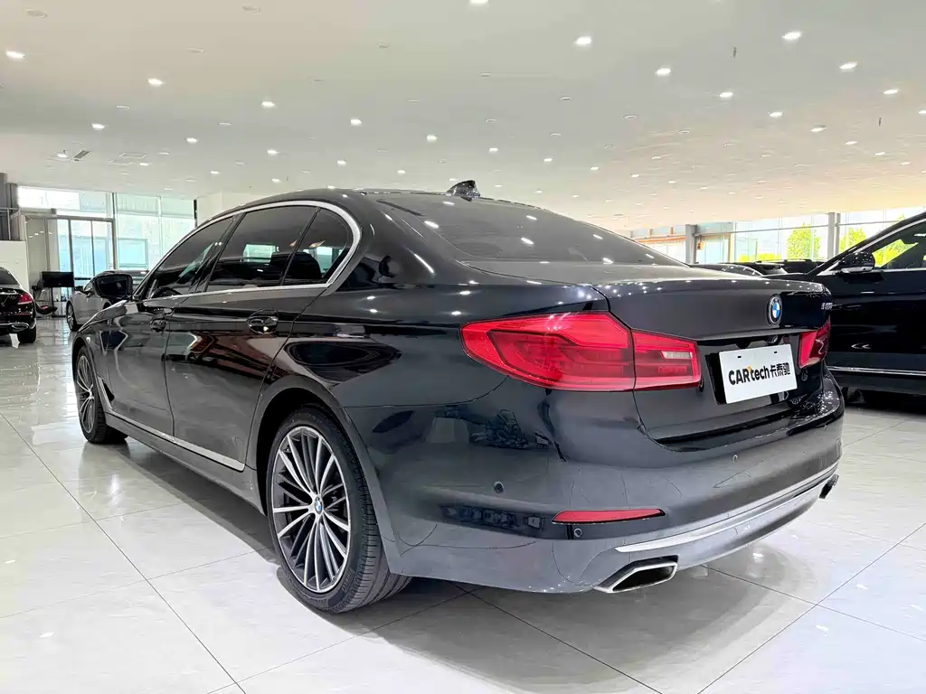 BMW 5 Series — фото 4