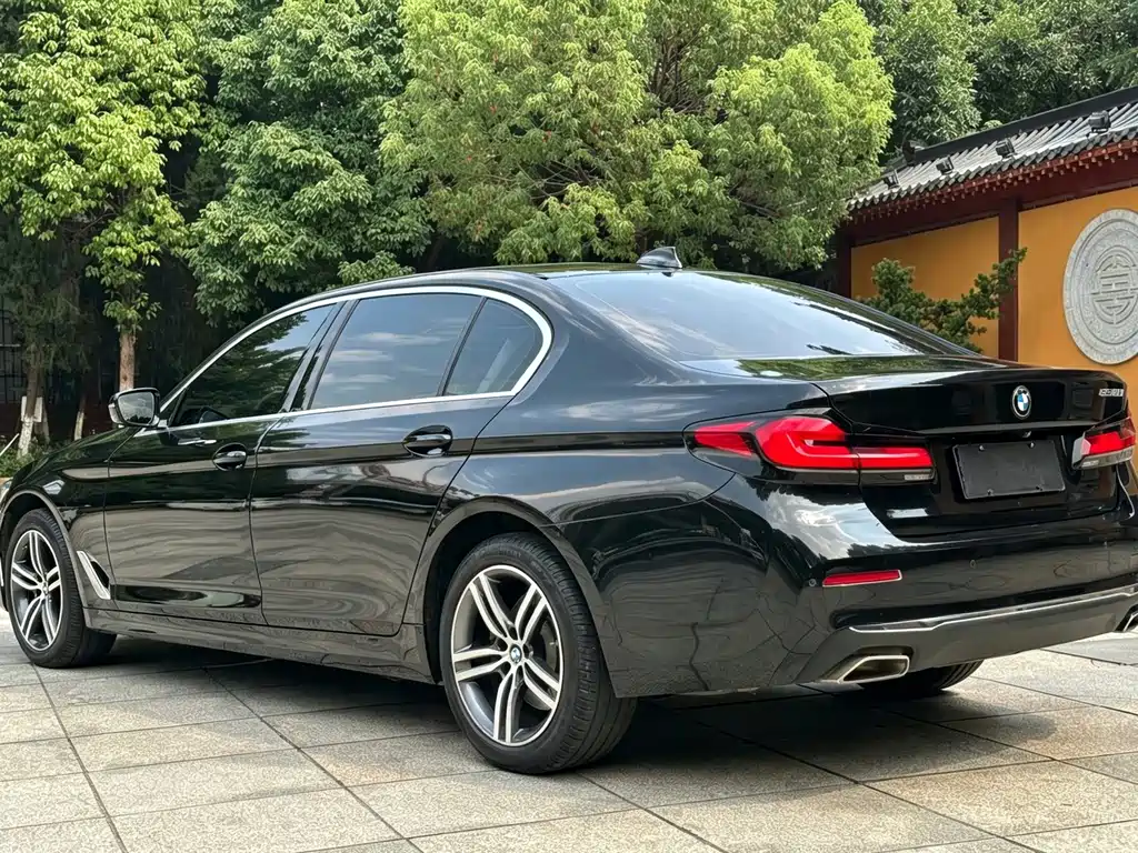BMW 5 Series — фото 3