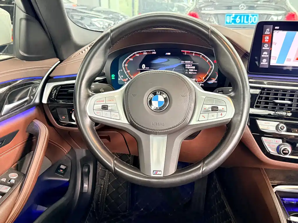 BMW 5 Series — фото 10