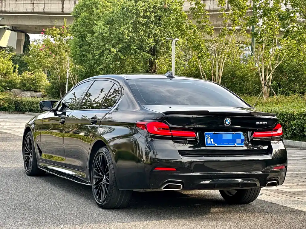 BMW 5 Series — фото 4