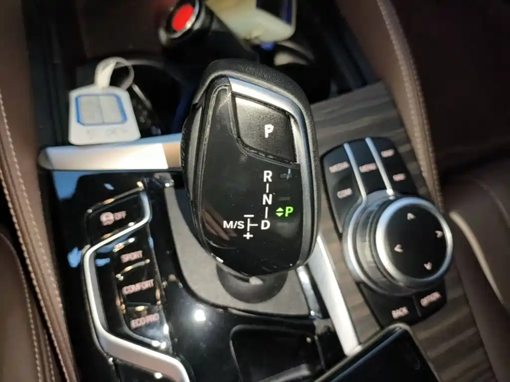 BMW 5 Series — фото 14