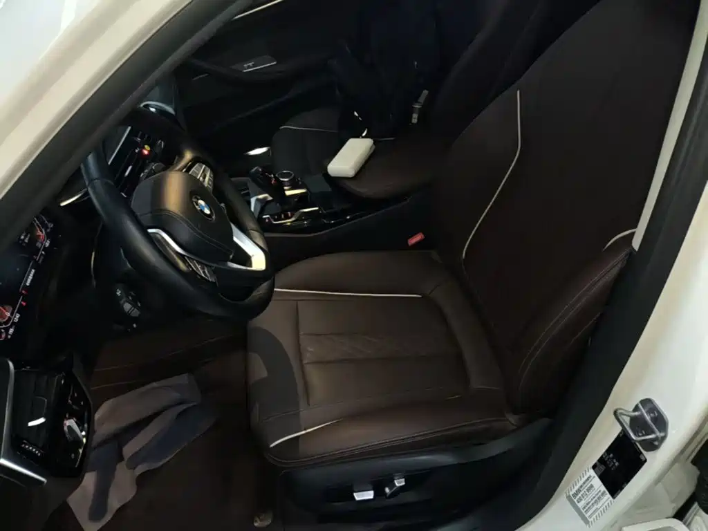BMW 5 Series — фото 15