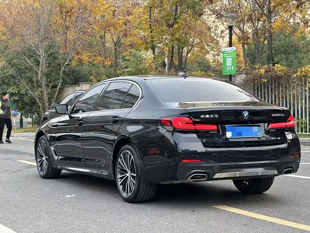 BMW 5 Series — фото 3