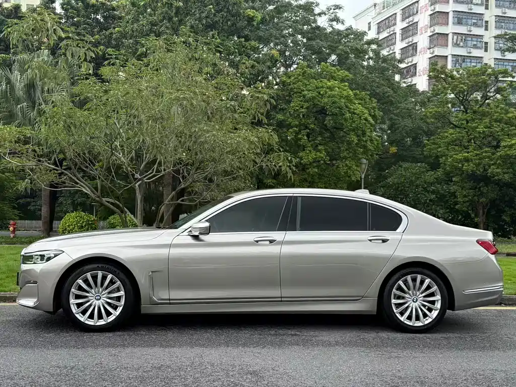 BMW 7 Series — фото 3