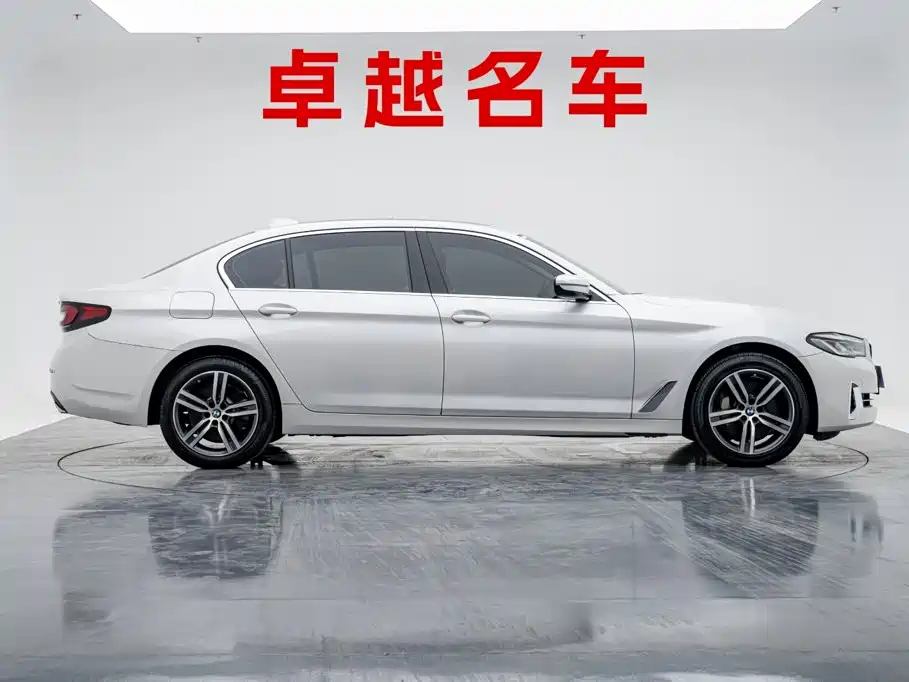 BMW 5 Series — фото 4