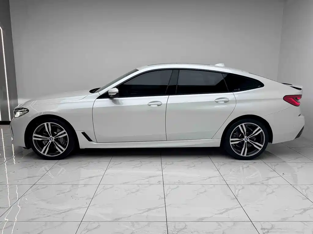 BMW 6 Series GT — фото 11