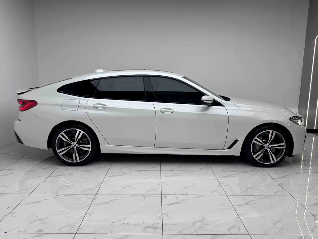 BMW 6 Series GT — фото 13