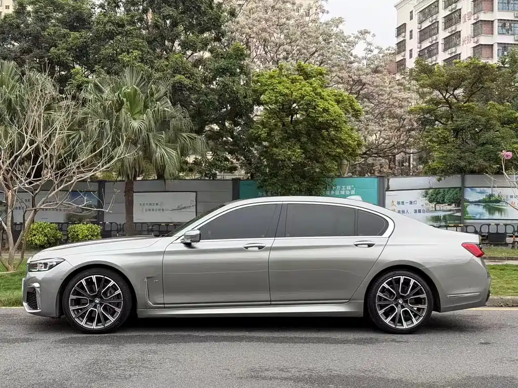BMW 7 Series — фото 4