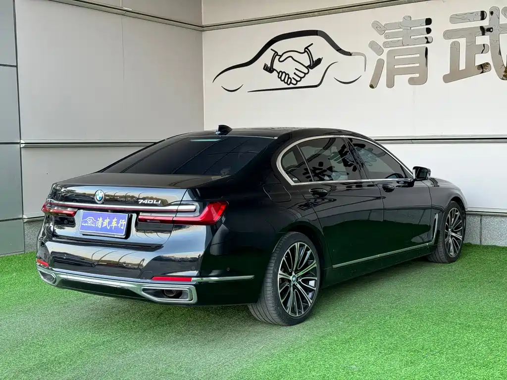 BMW 7 Series — фото 15