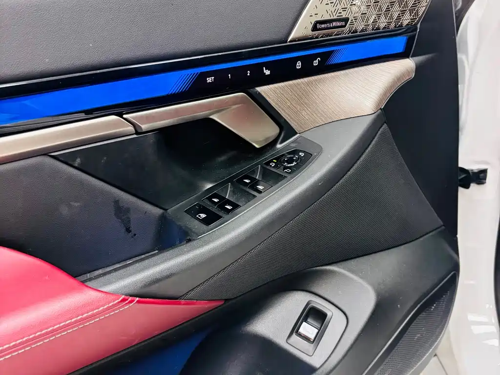 BMW 5 Series — фото 11