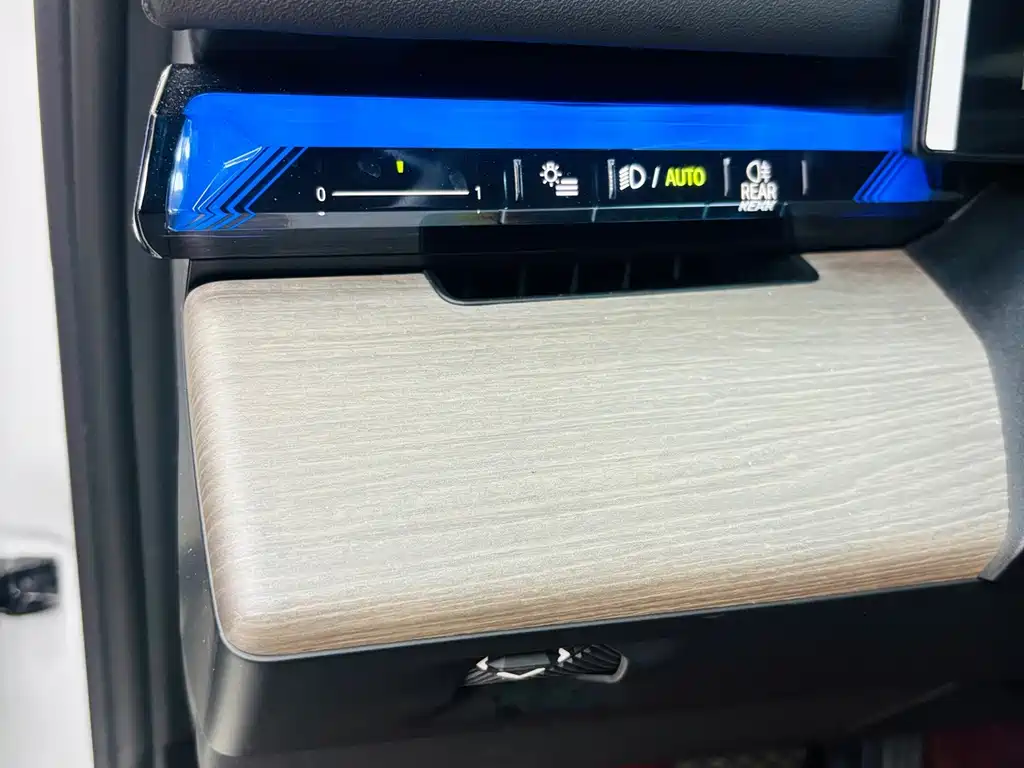 BMW 5 Series — фото 14