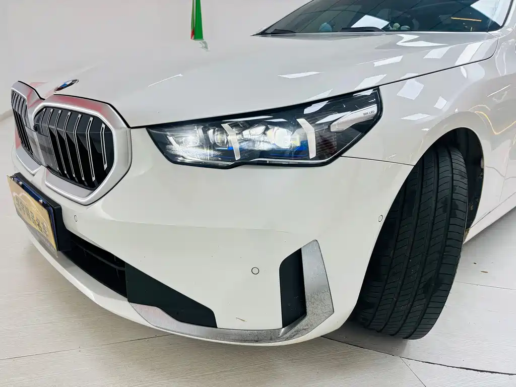 BMW 5 Series — фото 22