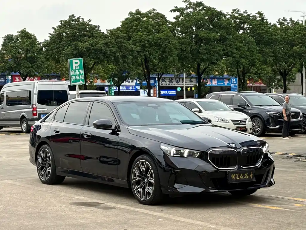 BMW 5 Series — фото 3