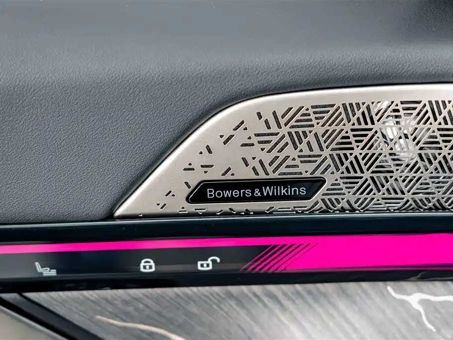 BMW 5 Series — фото 19