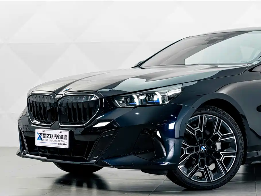 BMW 5 Series — фото 3