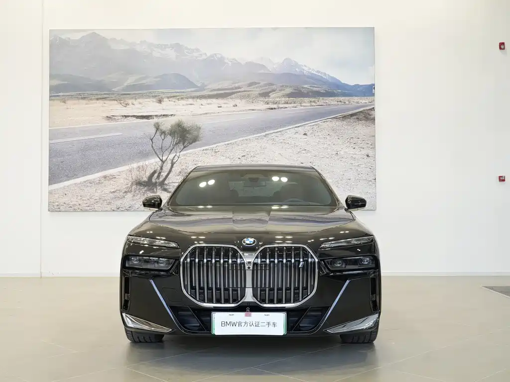BMW i7 — фото 12