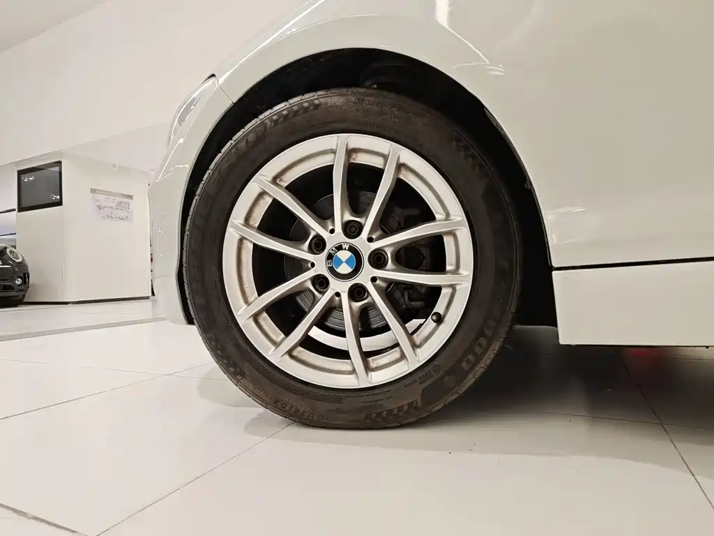 BMW 1 Series (Import) — фото 12