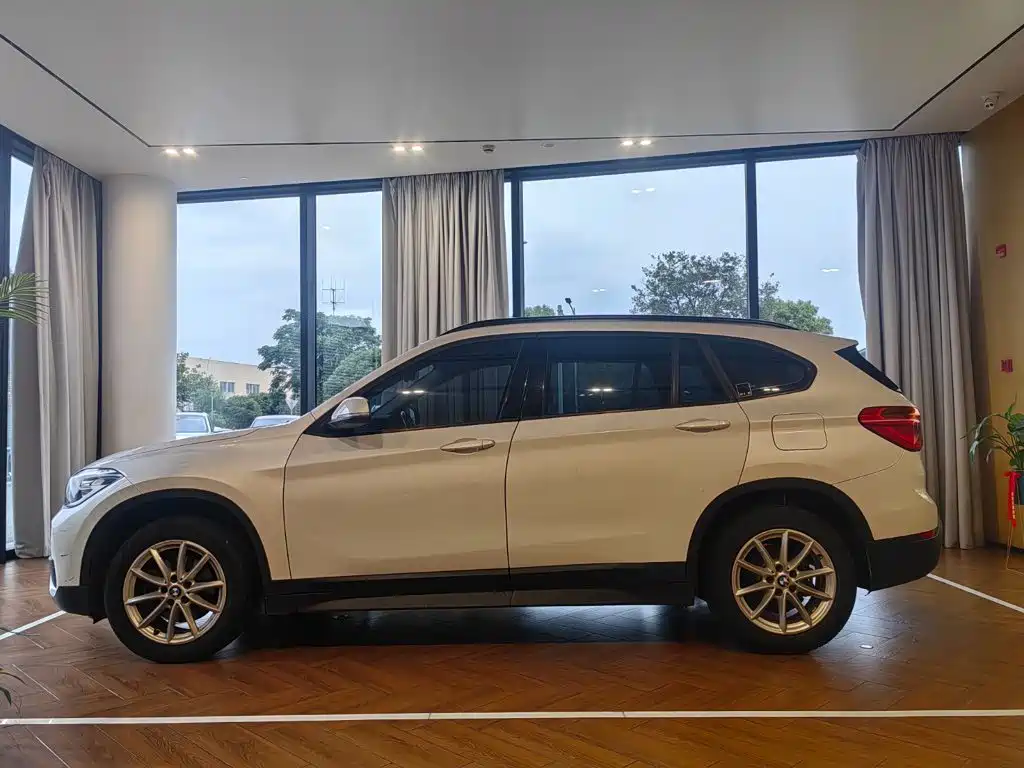 BMW X1 — фото 3