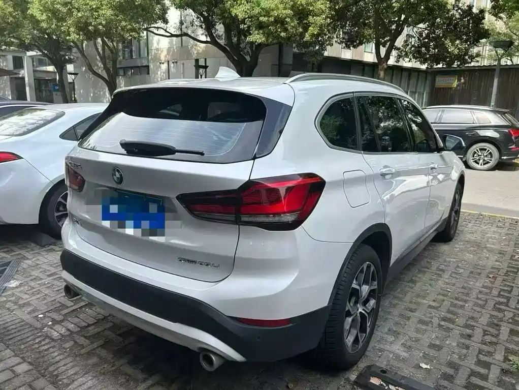 BMW X1 — фото 5