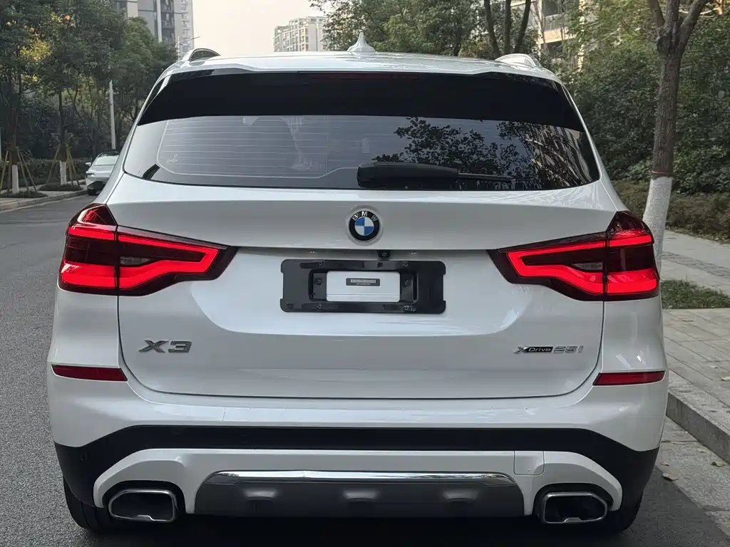 BMW X3 — фото 9